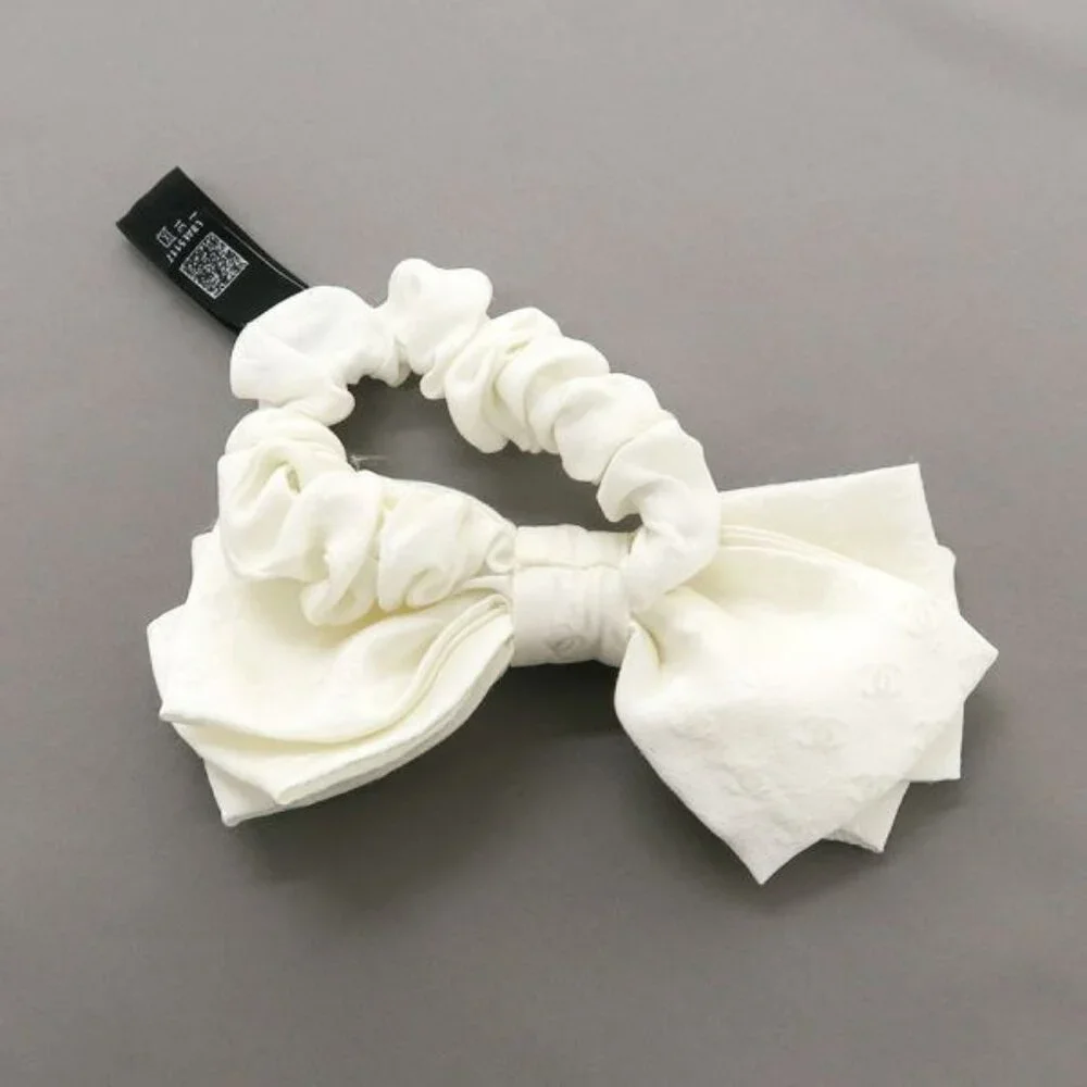 Chanel CC Logo Hair Scrunchie White - Picture 4 of 6